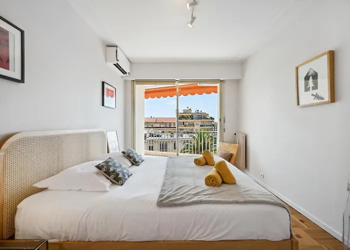 Spacieux 2p Design, Proche Gare, Tennis Et Plages Ментона