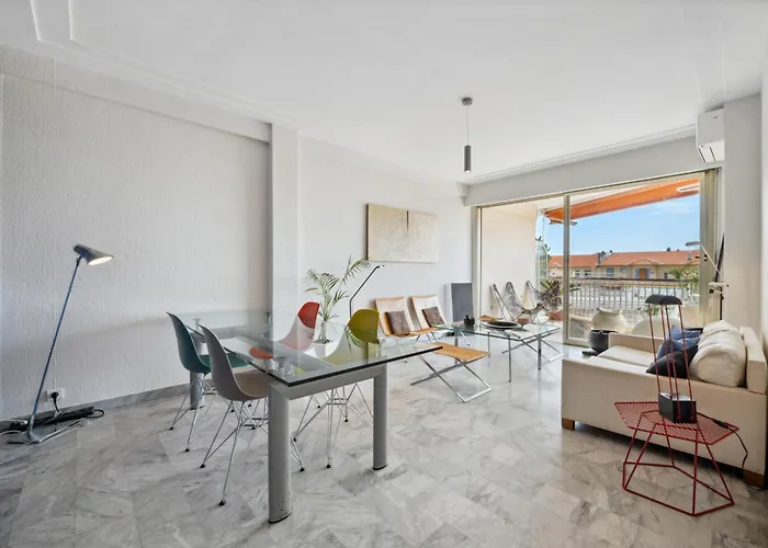 Spacieux 2p Design, Proche Gare, Tennis Et Plages Апартаменты